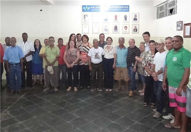 Prefeita Cici reúne-se com moradores do B. São Vicente


